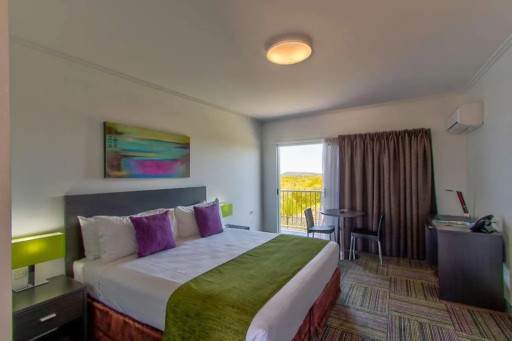 Mackay Oceanside Central Hotel Official 4*,